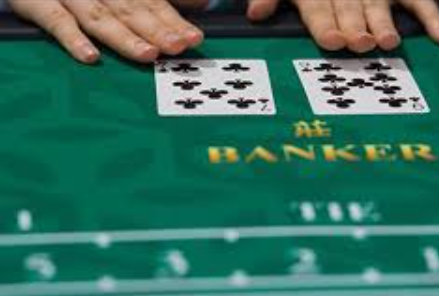 Play ufa baccarat like a pro and a normal game. How are they different?